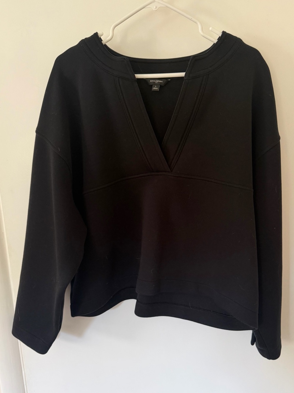 Banana Republic Black V-Neck Pullover Sweatshirt